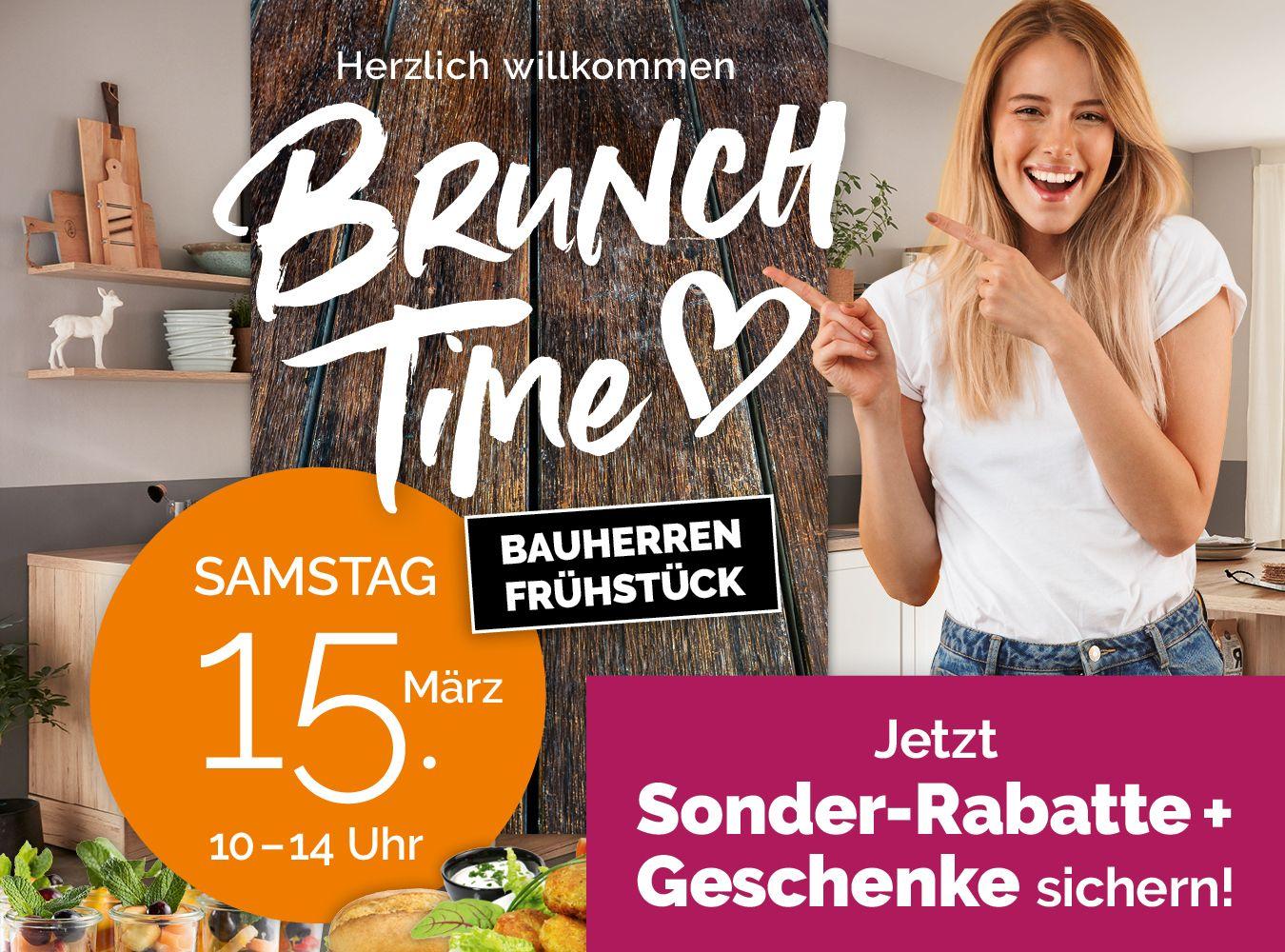 Werbebanner für das Bauherren-Frühstück mit Brunch-Time-Event. Enthält ein großes Datum 'Samstag, 15. März, 10–14 Uhr' sowie die Einladung, sich Sonder-Rabatte und Geschenke zu sichern. Im Hintergrund eine moderne Küche und ein gedeckter Tisch mit frischen Speisen.