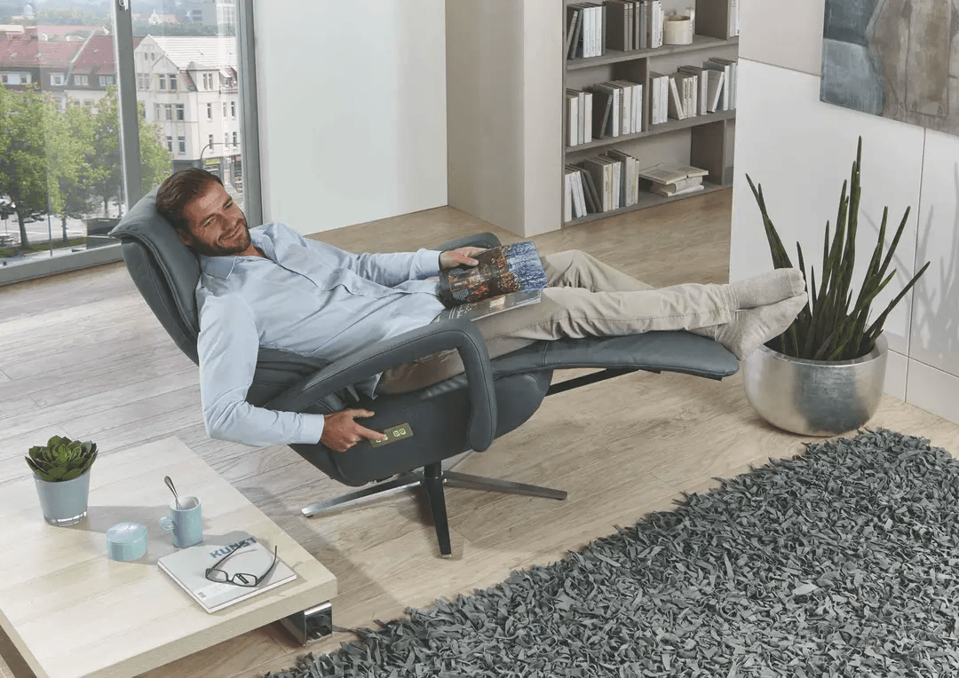 Schwarzer Relaxsessel